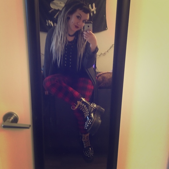 Meet your Posher, AJ - Picture 1 of 3